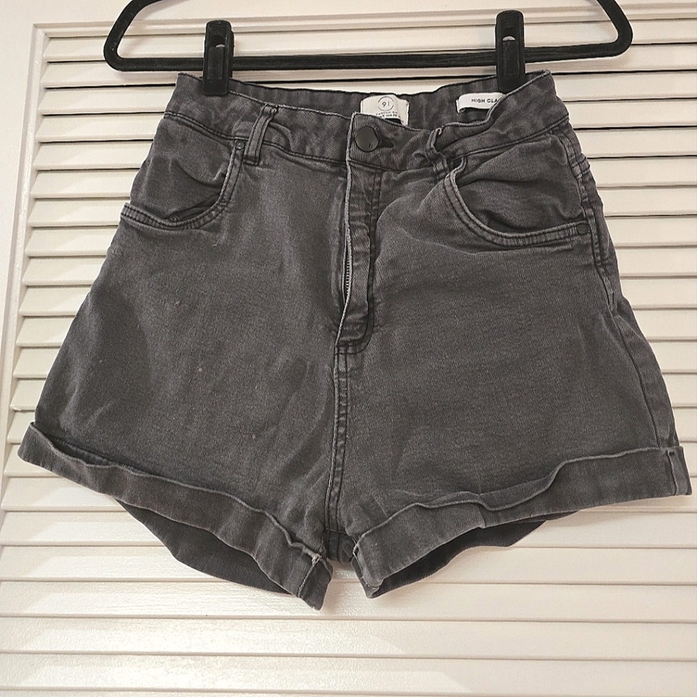 Cotton On - 91 Grey High Waist Classic Casual Shorts With Pockets